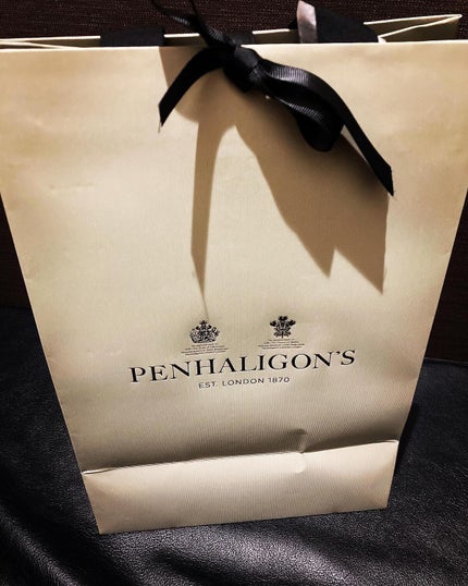 ペンハリガン ルナ オードトワレのクチコミ「ペンハリガンのルナ!
ホリデー仕様で購入しました。
柑橘系で、すごくさわやか。夏に使っても嫌.....」(3枚目)