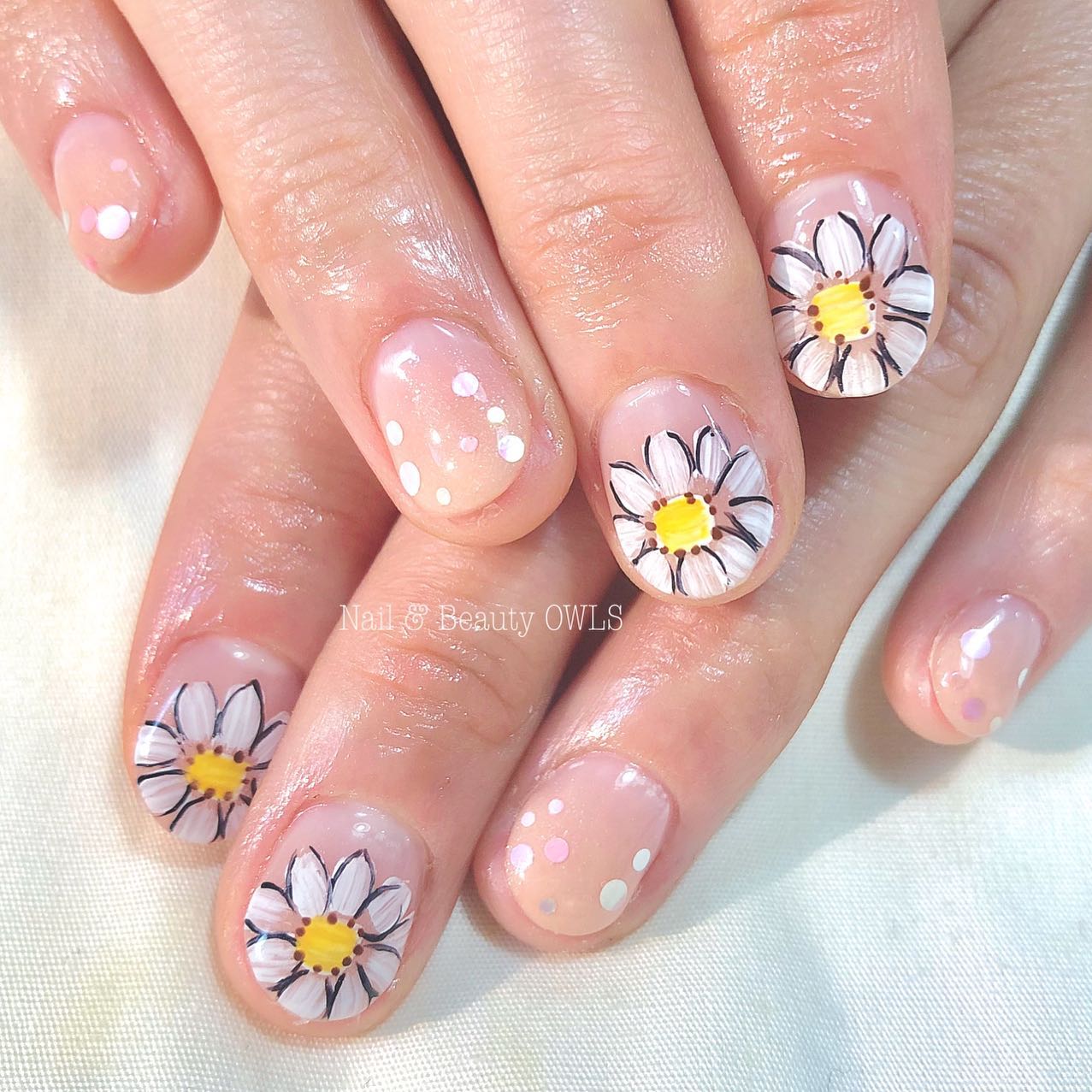 #お花ネイル,#ホログラムネイル,#グラデーションネイル,#フレンチネイル,#個性的ネイル,#個性派ネイル,#シンプルネイルのネイルデザイン