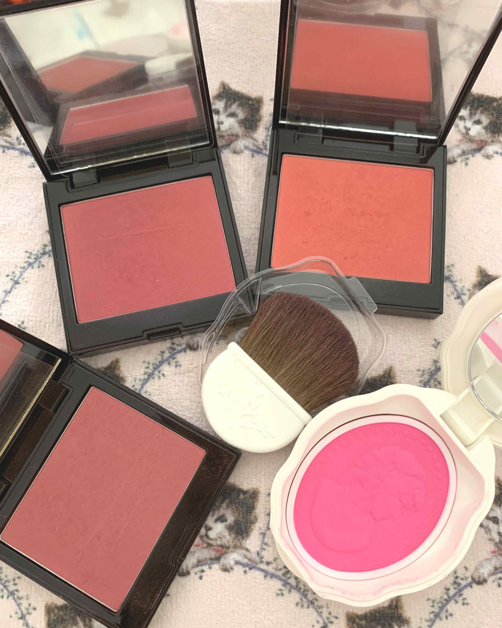 プレスト チークカラー N/レ・メルヴェイユーズ ラデュレ/パウダーチークを使ったクチコミ（2枚目）