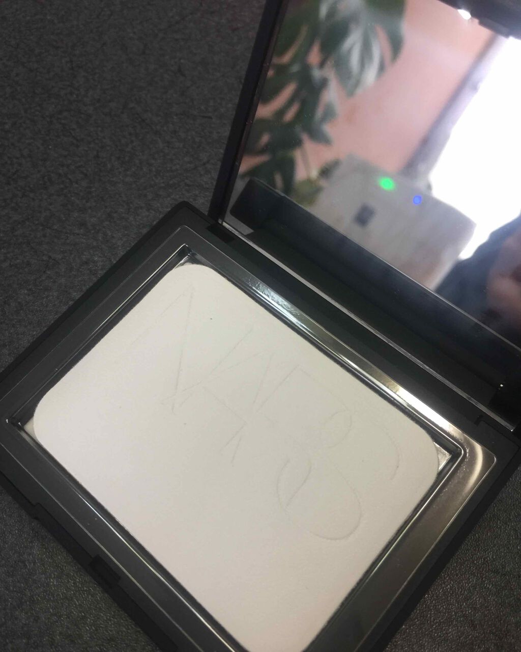 ライトリフレクティングセッティングパウダー プレスト N/NARS/プレストパウダーを使ったクチコミ(2枚目)