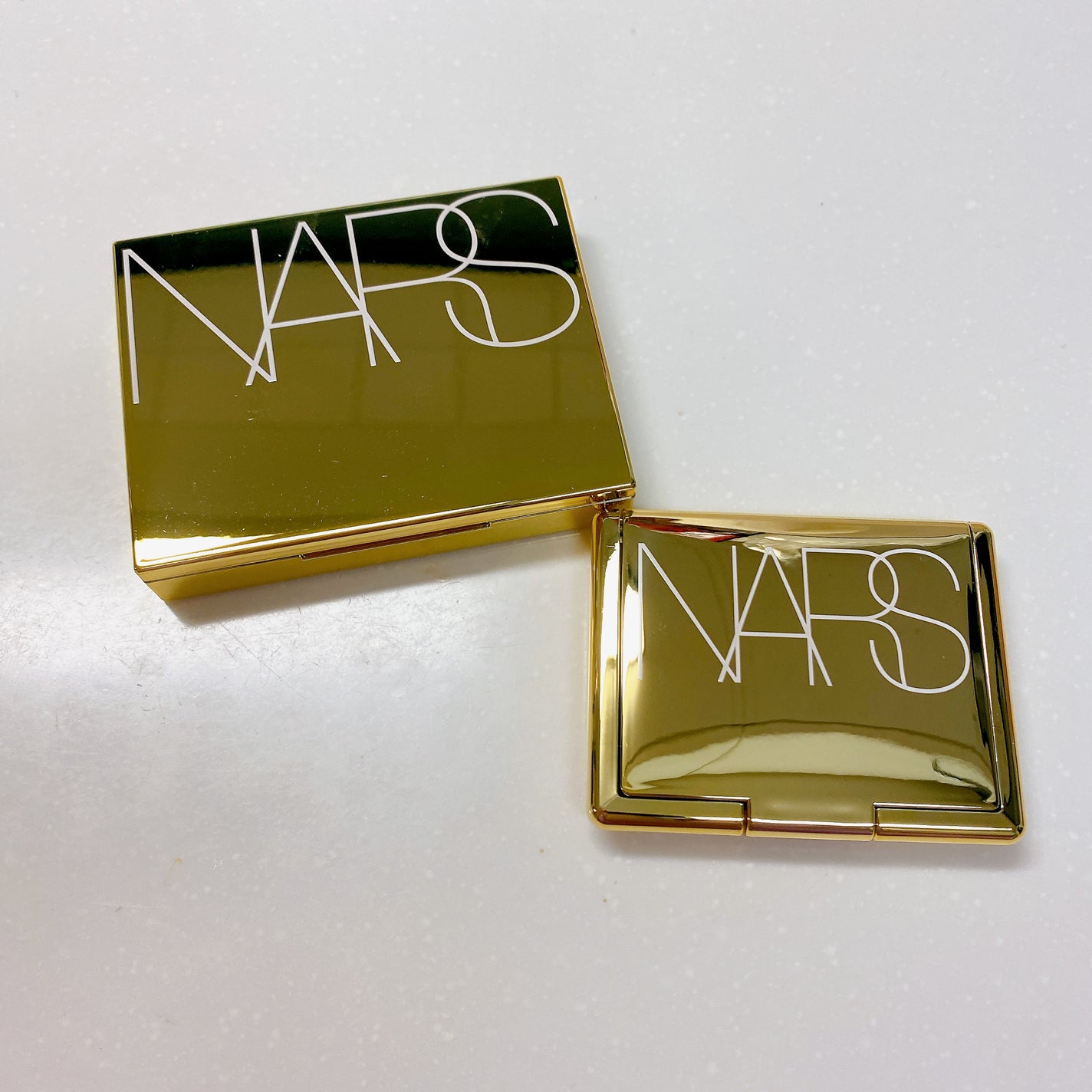 アフターパーティ ライトリフレクティングセッティングパウダー プレスト/NARS/プレストパウダーを使ったクチコミ(2枚目)