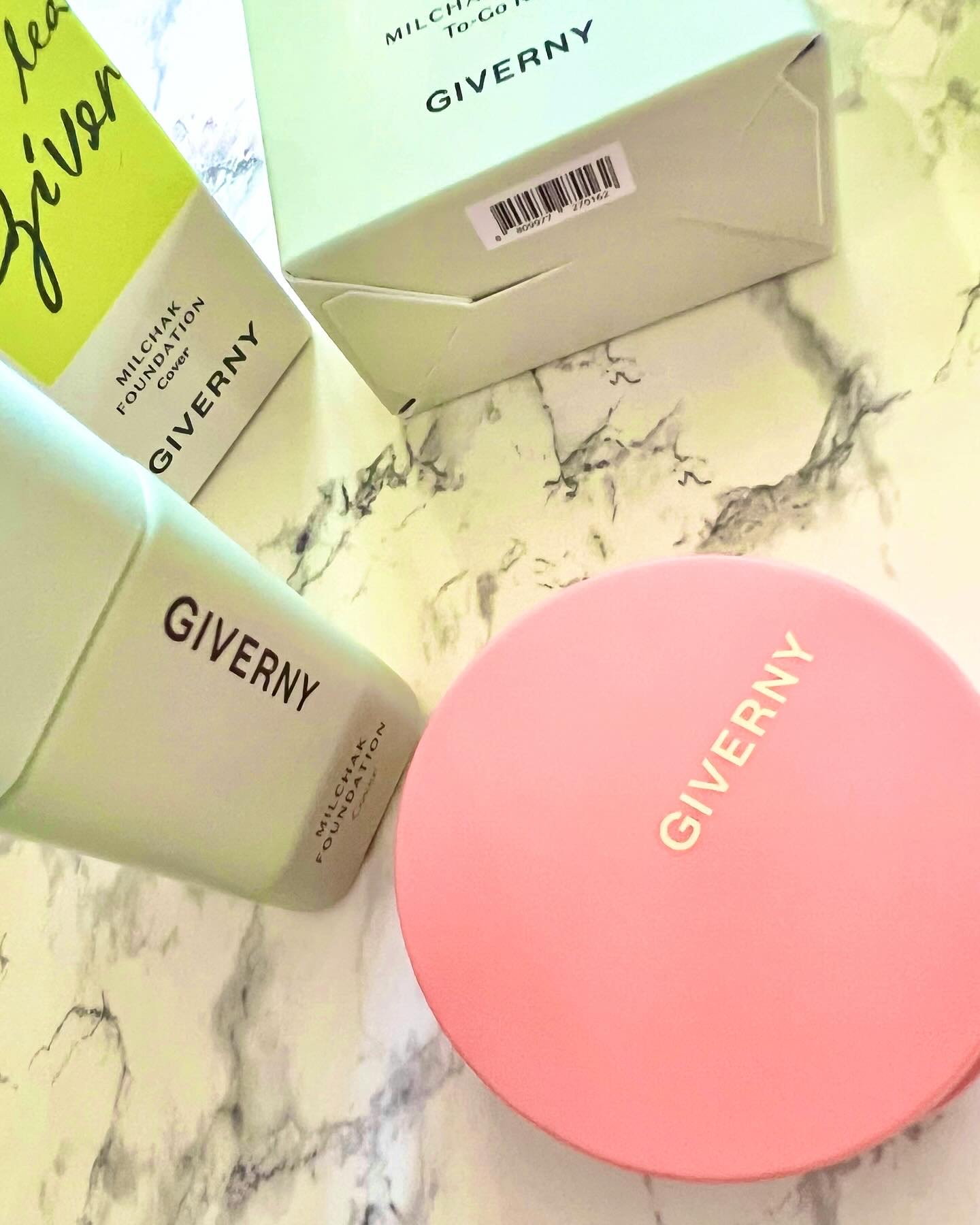 ジヴェルニー 密着カバーファンデーション 22NW ナチュラルベージュ/GIVERNY/リキッドファンデーションを使ったクチコミ（3枚目）