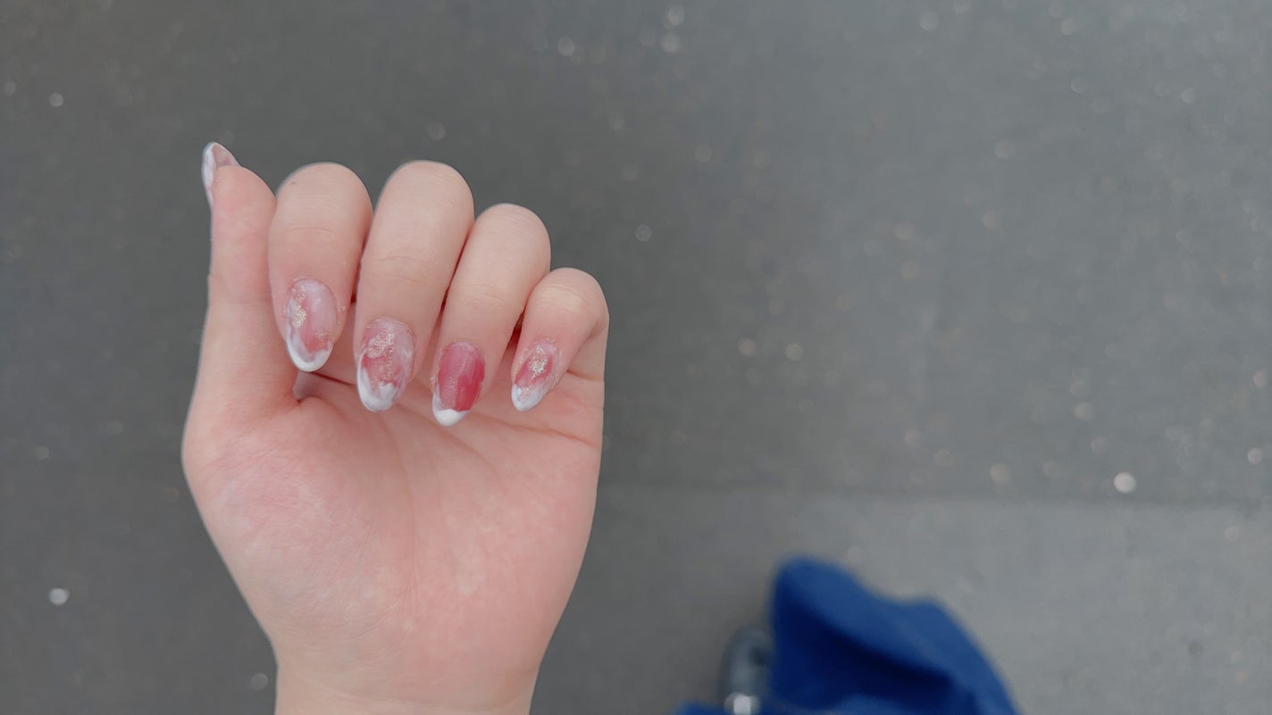 さと on LIPS 「最近はジェルネイルをしてます✋✨まだまだやり方がむずかしい…💦..」(1枚目)