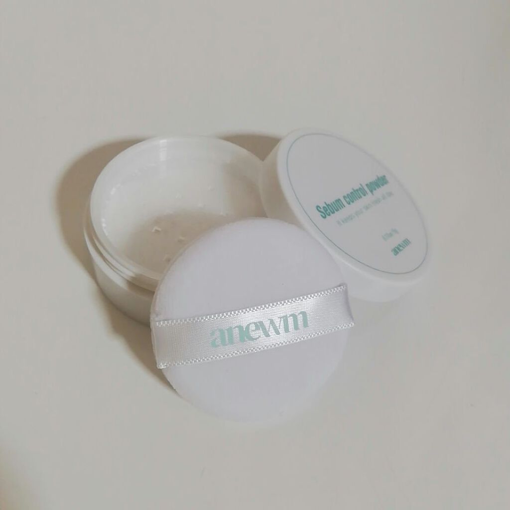 アニューム セバム コントロール パウダー/saat insight/ルースパウダーを使ったクチコミ（2枚目）