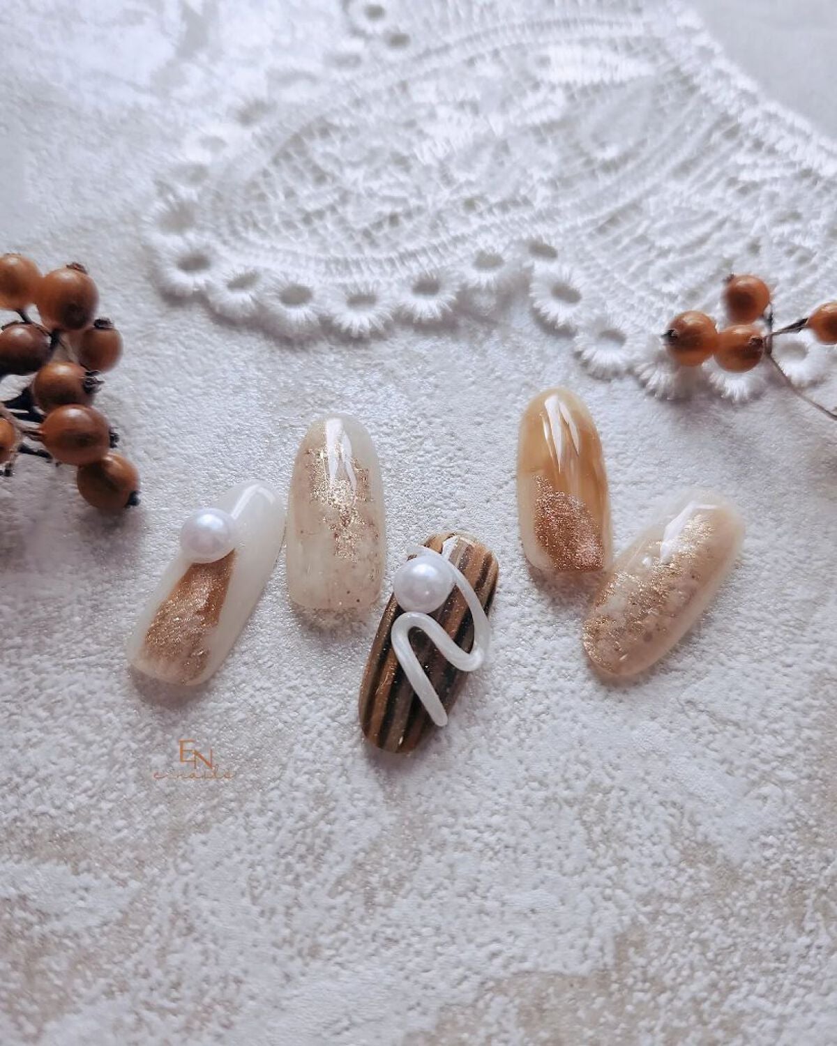 e_nails//フォロバ◎//ネイルとコスメ好きママ on LIPS 「#クリスマスネイルニュアンスなクリスマスネイルにしてみました🤍..」(2枚目)