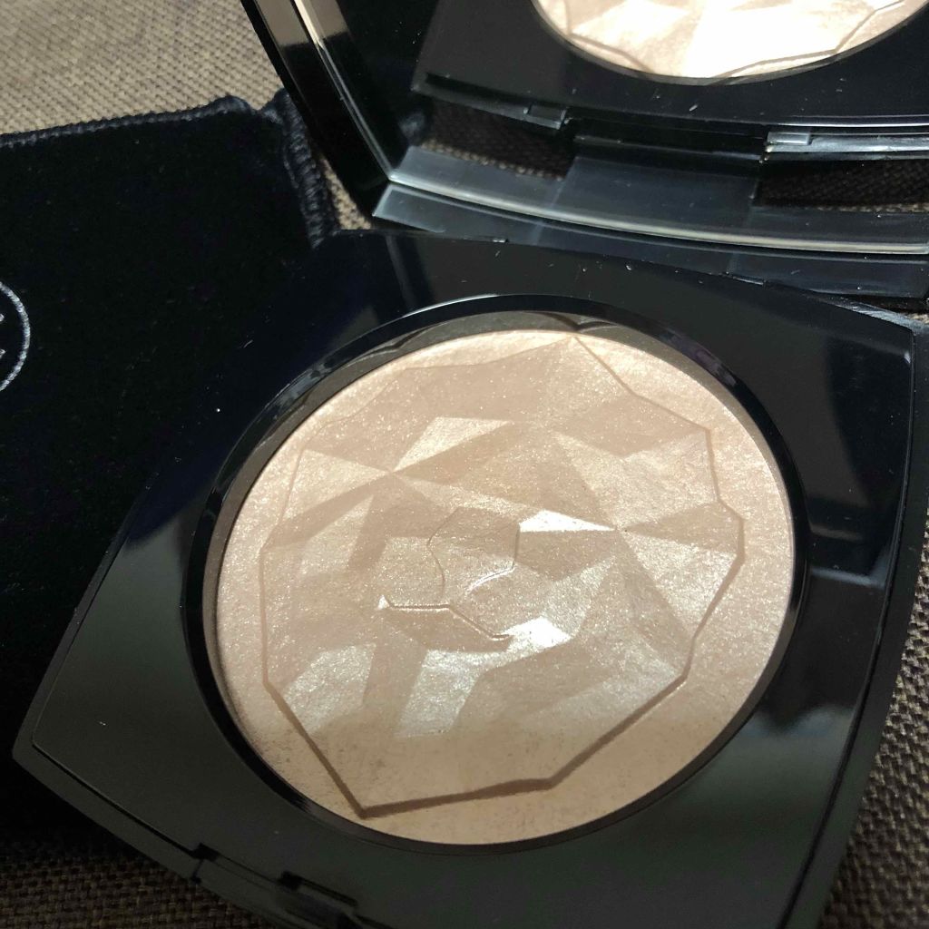 ル リオン ドゥ シャネル/CHANEL/プレストパウダーを使ったクチコミ（3枚目）