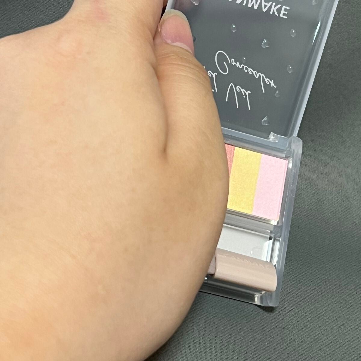 パステルヴェールコンシーラー/キャンメイク/パレットコンシーラーを使ったクチコミ(3枚目)