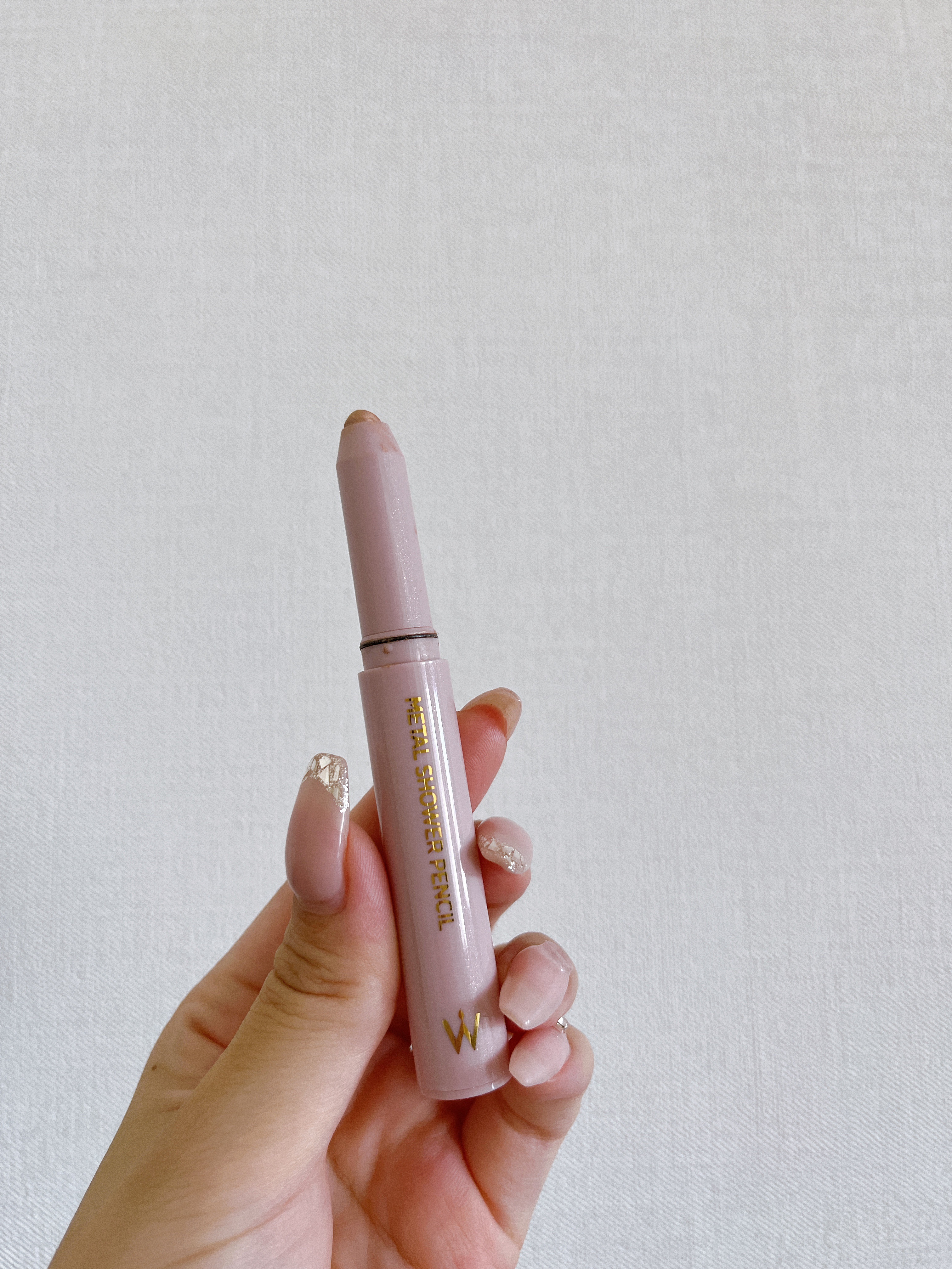 ウォンジョンヨ　メタルシャワーペンシル 03ブロンズベージュ/Wonjungyo/スティックアイシャドウを使ったクチコミ（3枚目）