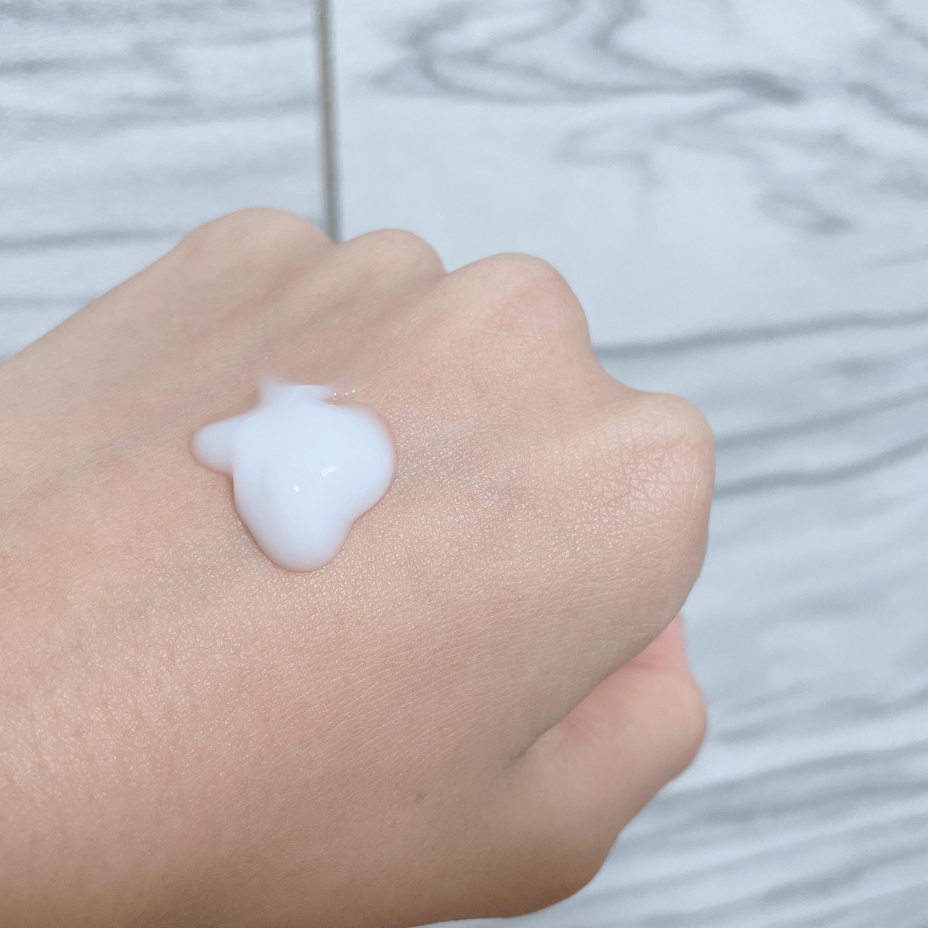 エッセンスインヘアミルク/オルビス/ヘアミルクを使ったクチコミ（2枚目）