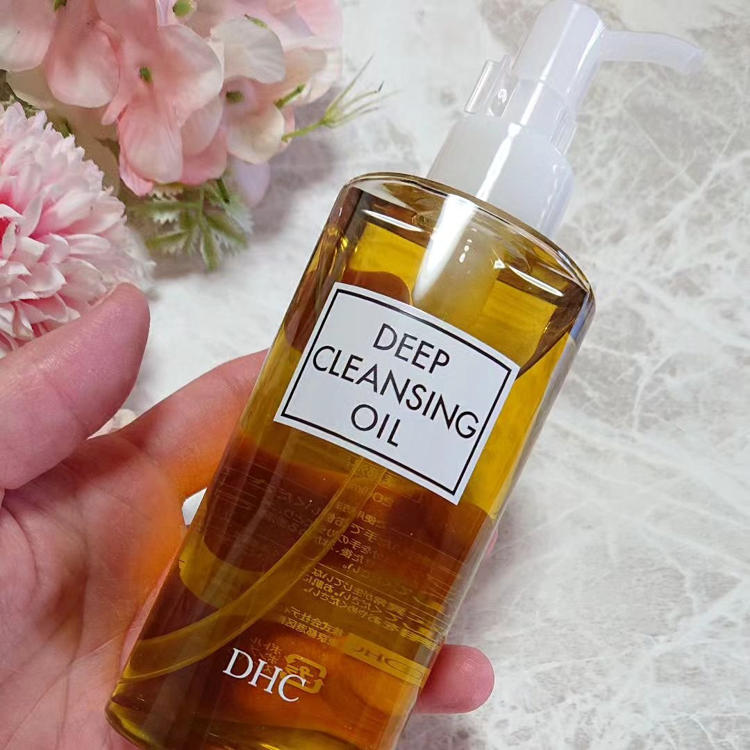 DHC DHC 薬用ディープクレンジングオイルのクチコミ「バージンオリーブオイルにローズマリーなどの天然成分を配合した、肌にやさしいオイルクレンジングで.....」（3枚目）