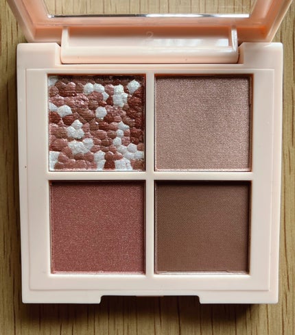 レブロン ダズル アイシャドウ クアッド/REVLON/アイシャドウパレットを使ったクチコミ(1枚目)