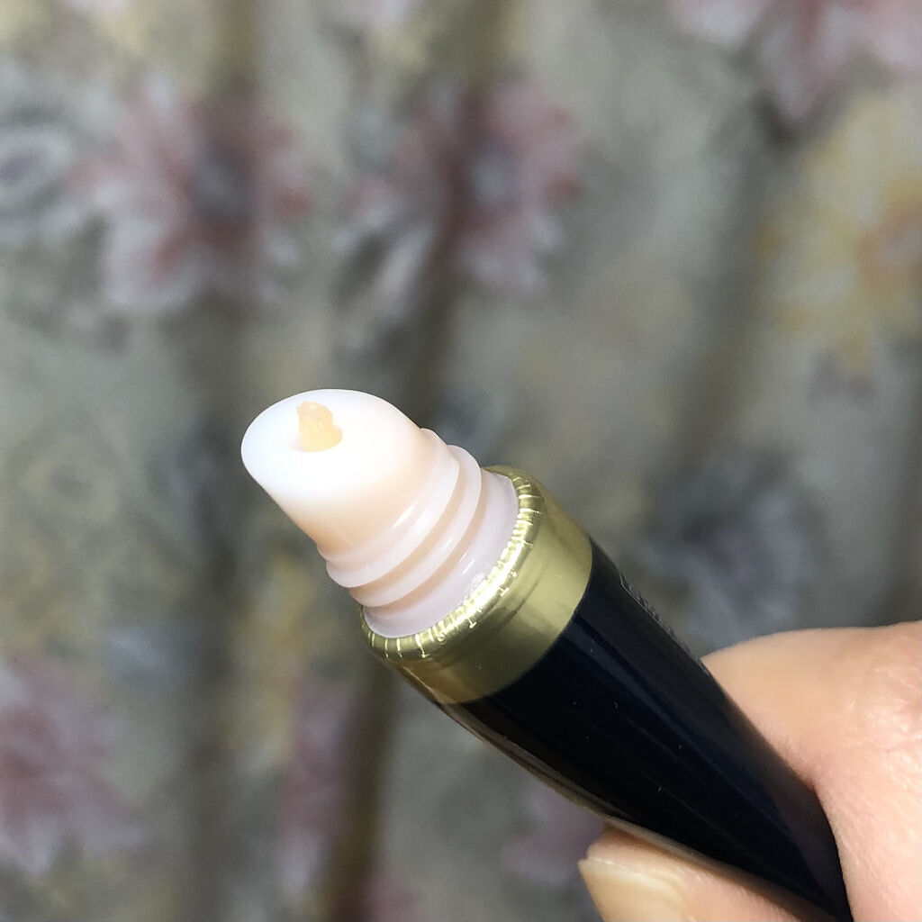 ニベア　ロイヤルブルーリップ　濃密美容ケア/ニベア/リップ美容液を使ったクチコミ（2枚目）