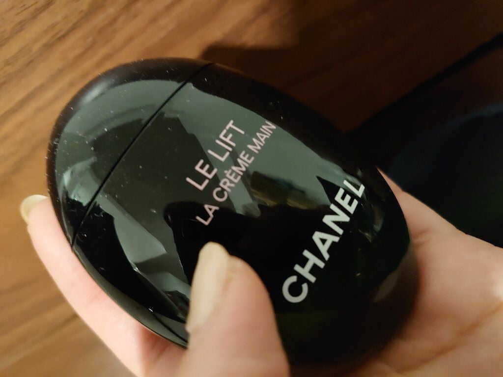ル リフト ラ クレーム マン/CHANEL/ハンドクリームを使ったクチコミ(1枚目)