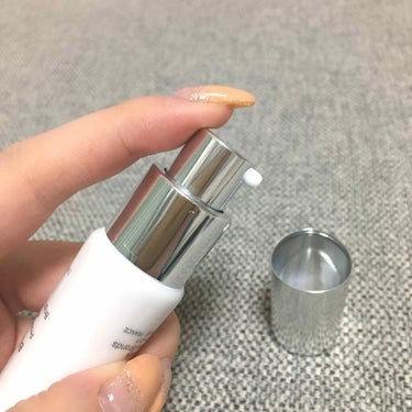 GIVENCHY ブラン ディヴァン UV シールドのクチコミ「
GIVENCHY✨
ブラン ディヴァン
UV シールド
(日焼け止め乳液)30mL

SPF.....」（2枚目）