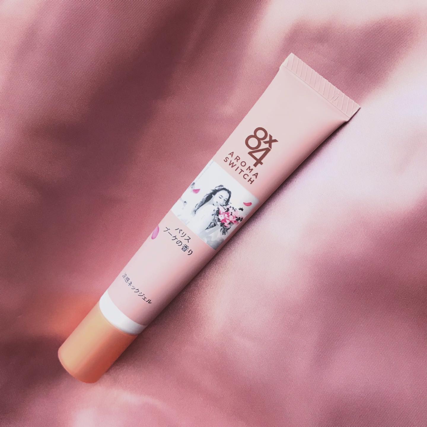 8x4 アロマスイッチ 涼感ネックジェル パリスブーケの香り/８ｘ４/デオドラント・制汗剤を使ったクチコミ（2枚目）