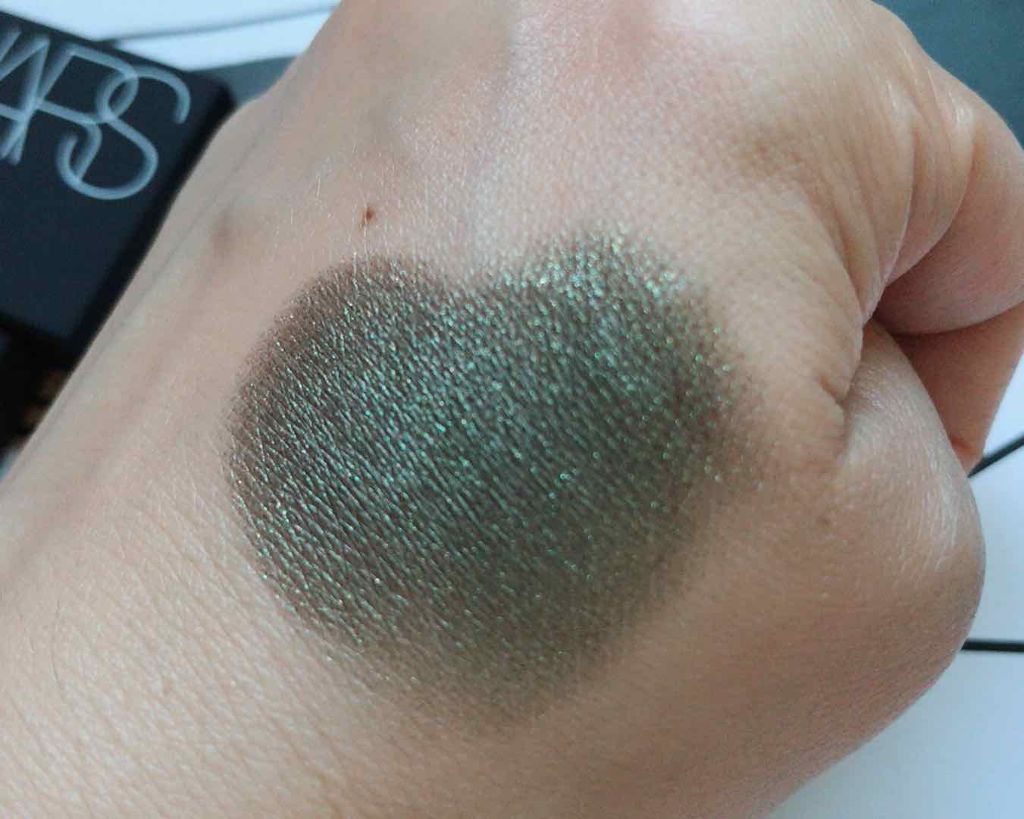 ハードワイヤードアイシャドー/NARS/単色アイシャドウを使ったクチコミ(2枚目)