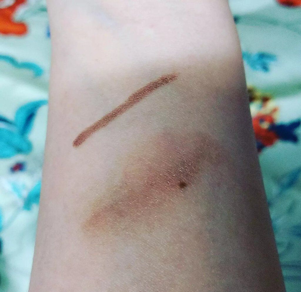 カラーリングソフトアイライナー/uneven/ペンシルアイライナーを使ったクチコミ（2枚目）