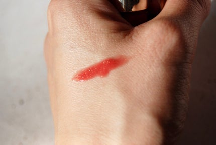 ハニーラスター r/ROAlív/リップグロスを使ったクチコミ(4枚目)