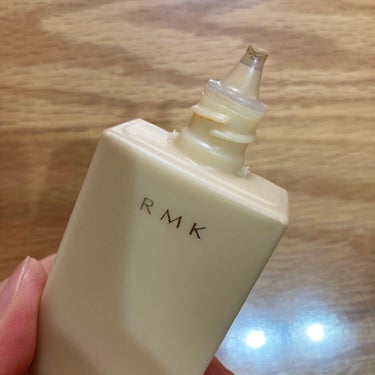 RMK UVリクイドファンデーションのクチコミ「RMK
UVリクイドファンデーション💁‍♀️
101、102

結構サラっとしたテクスチャーの.....」（3枚目）