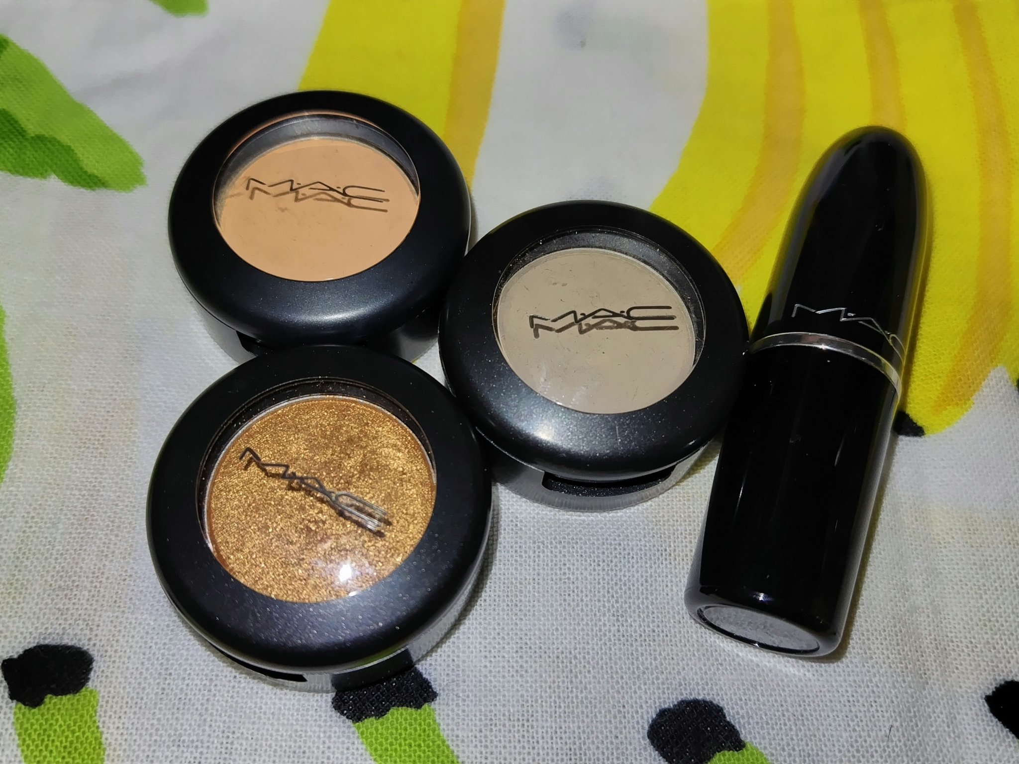 ラスターガラス リップスティック アイ ディザーブ ディス/M・A・C/口紅を使ったクチコミ（1枚目）