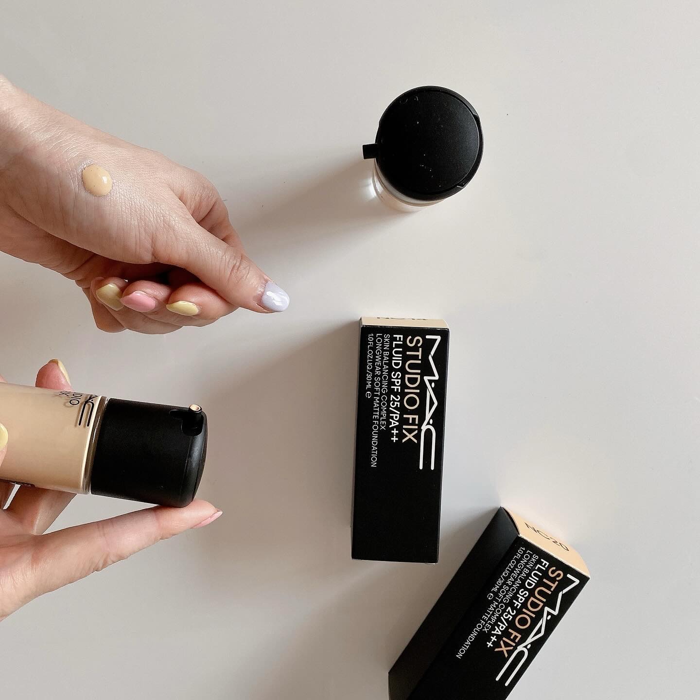 スタジオ フィックス フルイッド SPF 25 NC14/M・A・C/リキッドファンデーションを使ったクチコミ（2枚目）