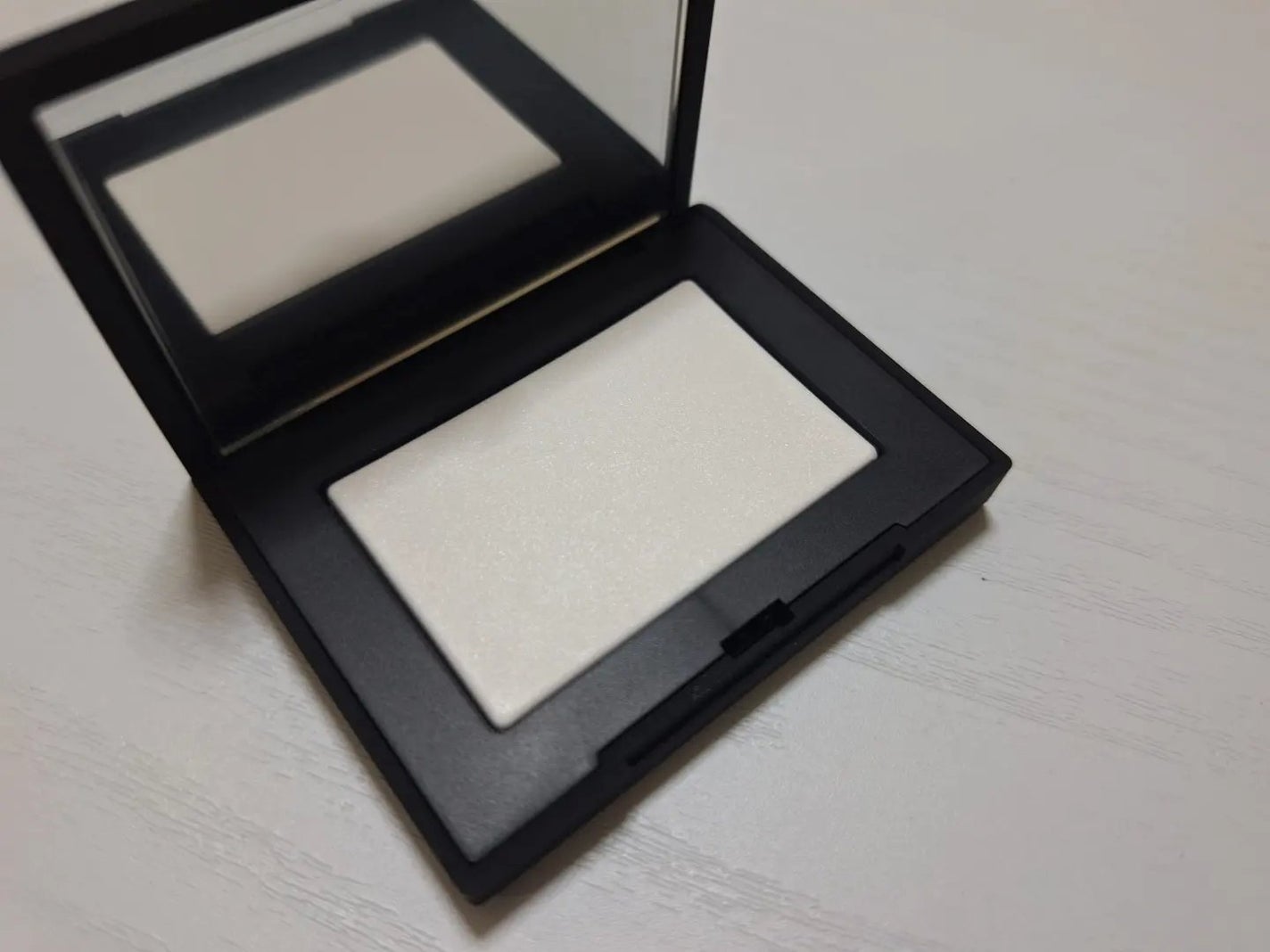 ライトリフレクティングセッティングパウダー プレスト N/NARS/プレストパウダーを使ったクチコミ(2枚目)