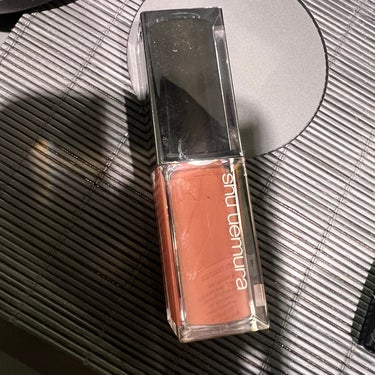 shu uemura キヌルージュ クリーム BR 737

今回リップは4色購入しました。私のイチオシ！！

ピンクがかっていてツヤツヤで綺麗✨
 
リップは沢山持ってるから買うのどうしよーって思った