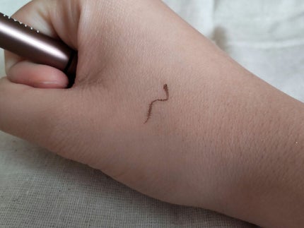 スキルレスライナー/LUMIURGLAS/リキッドアイライナーを使ったクチコミ(4枚目)