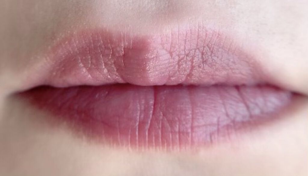 グロウイングウォータリーオイルリクイド/LUNASOL/リキッドファンデーションを使ったクチコミ（3枚目）