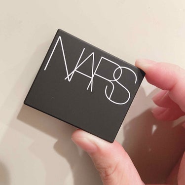 🧚ハードワイヤードアイシャドウ 5349(イリデッセントグリーン&ゴールドシマー🧚
🧚NARS🧚

こんにちは、いっきです。

友人から誕生日にといただきました。
めーっちゃめちゃ可愛い！！！

グリー