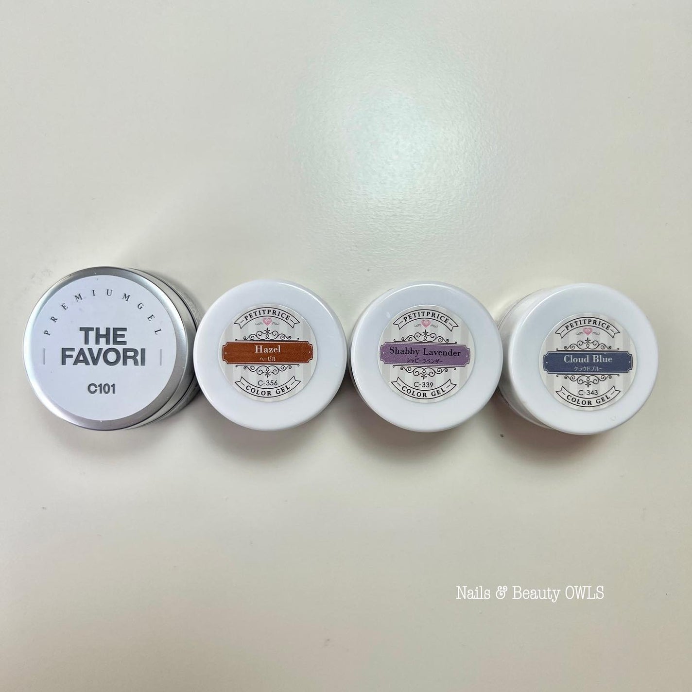 ぴよこれいと あうるす on LIPS 「ご新規のお客様☺︎💜寒色系で手描きのお花が良い。他の爪はフレン..」(6枚目)