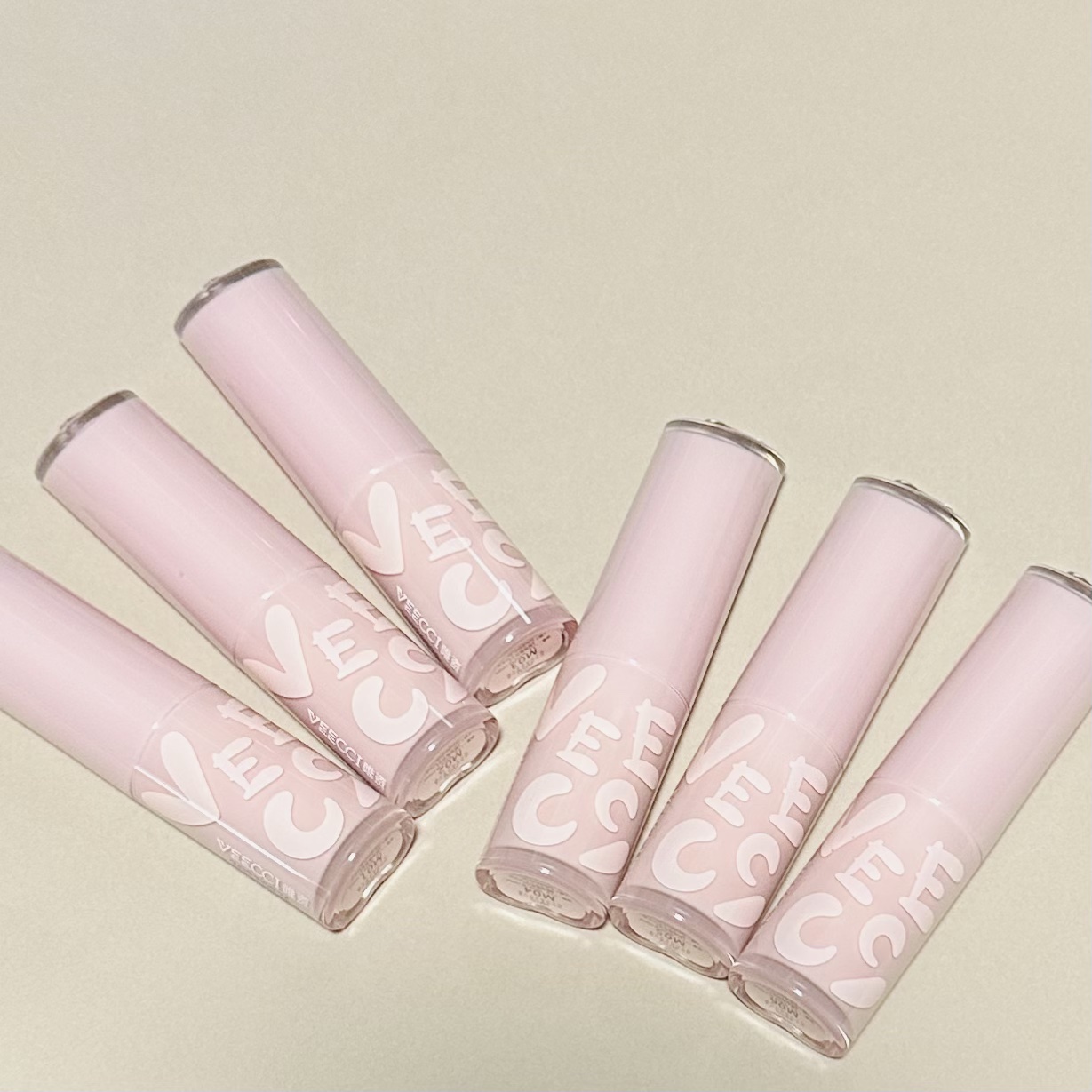 アクアエッセンスリップ/VEECCI/リップクリームを使ったクチコミ（2枚目）