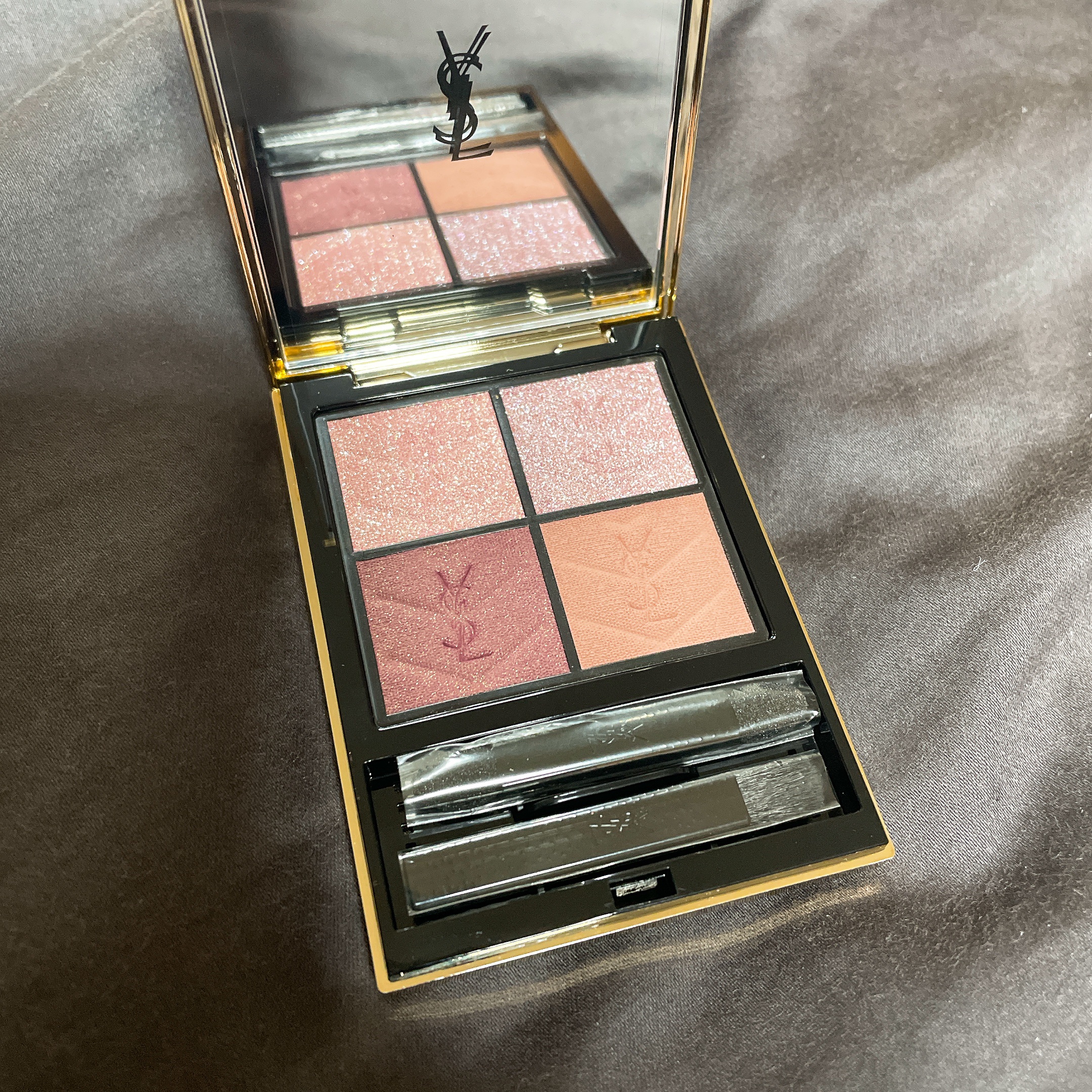 クチュール ミニ クラッチ/YVES SAINT LAURENT BEAUTE/アイシャドウパレットを使ったクチコミ（1枚目）