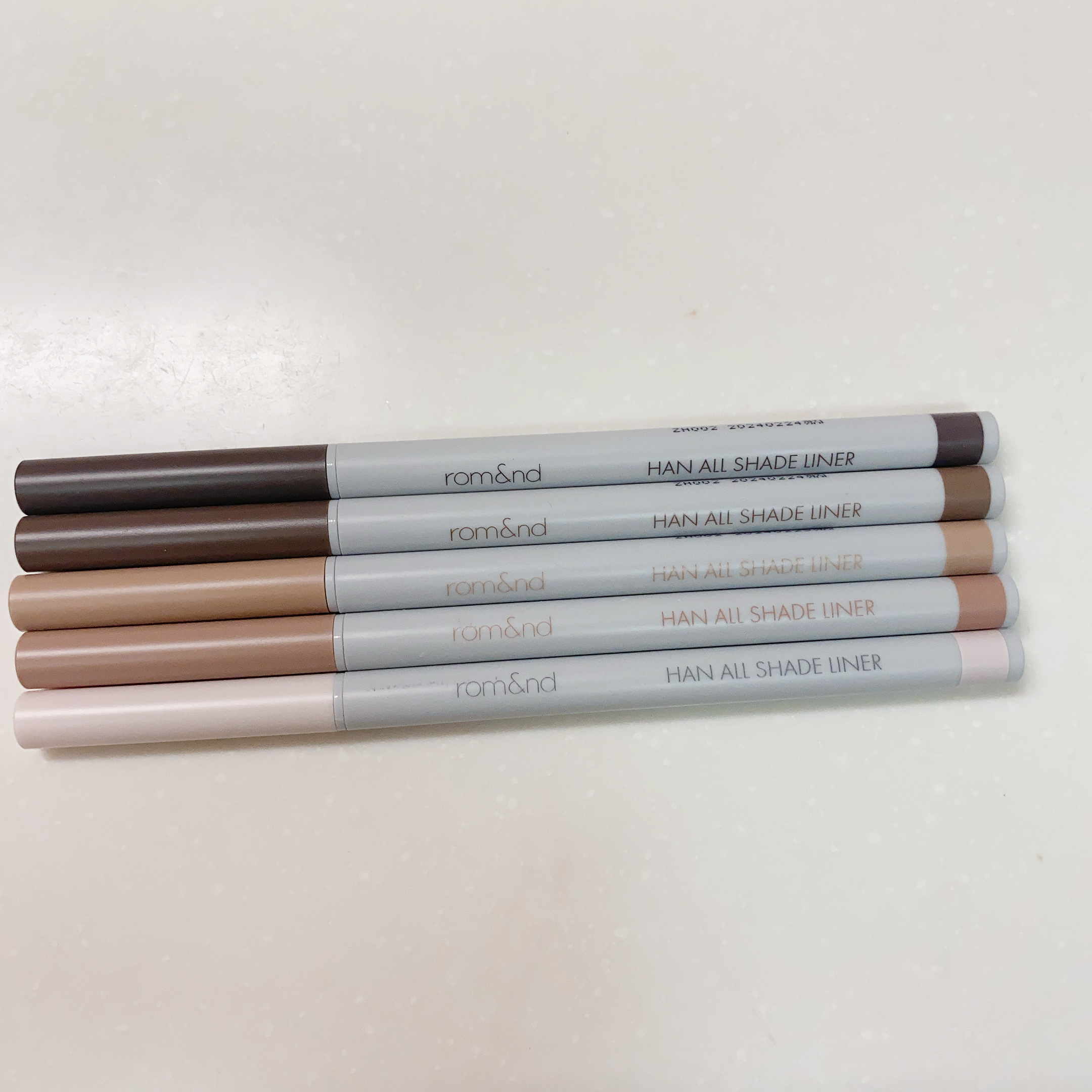 ハンオールシェードライナー 06 フェイドアッシュ/rom&nd/ペンシルアイライナーを使ったクチコミ（2枚目）