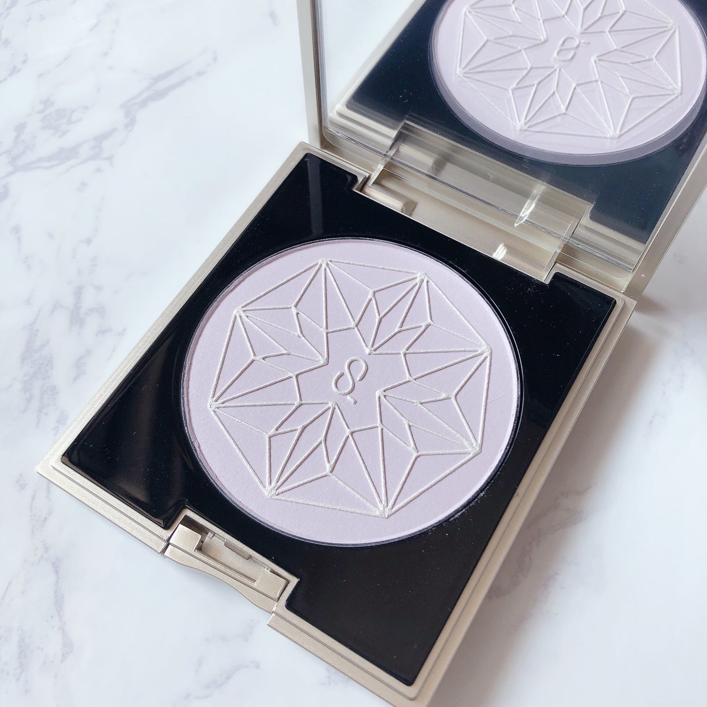 20th アニバーサリー フェイス コンパクト/SUQQU/パウダーハイライトを使ったクチコミ(5枚目)