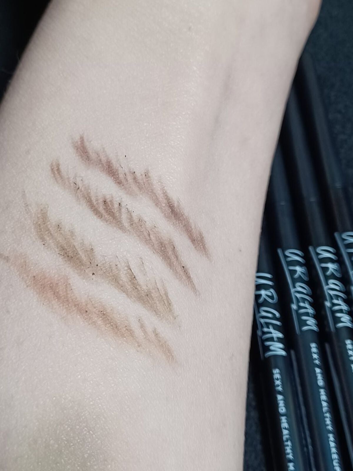 GENE TOKYO ツートンカラーアイブロウペンシル/DAISO/アイブロウペンシルを使ったクチコミ(10枚目)