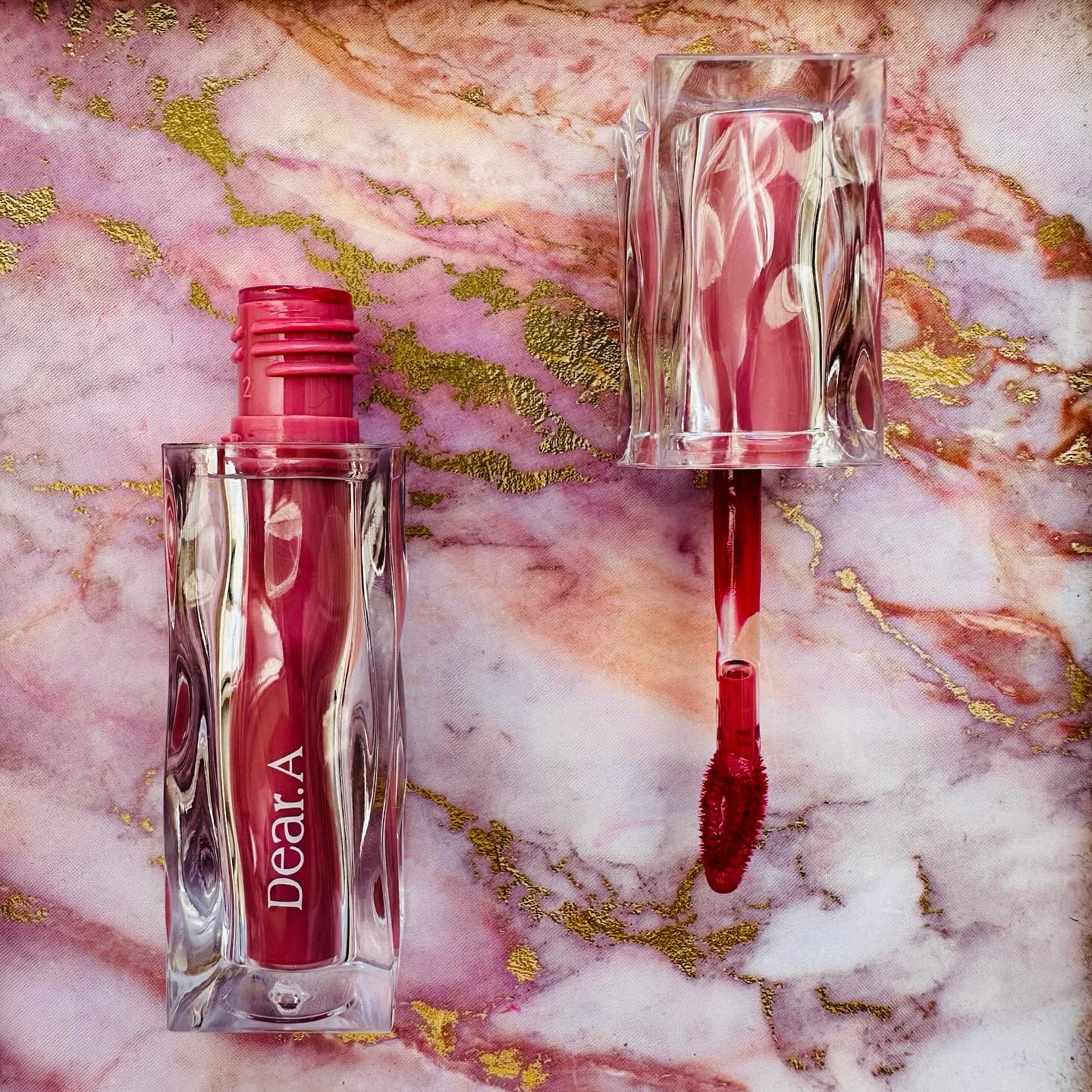 💄Dear.A
Hydro Dewy Tint
04 Little Mauve
1,600円/税込
💄
私の情報源🧐
インスタで発見したお初のDear.A🇰🇷
今回もビジュ惚れで購入しました🦆💸
水の中にいるような波打つ流線型