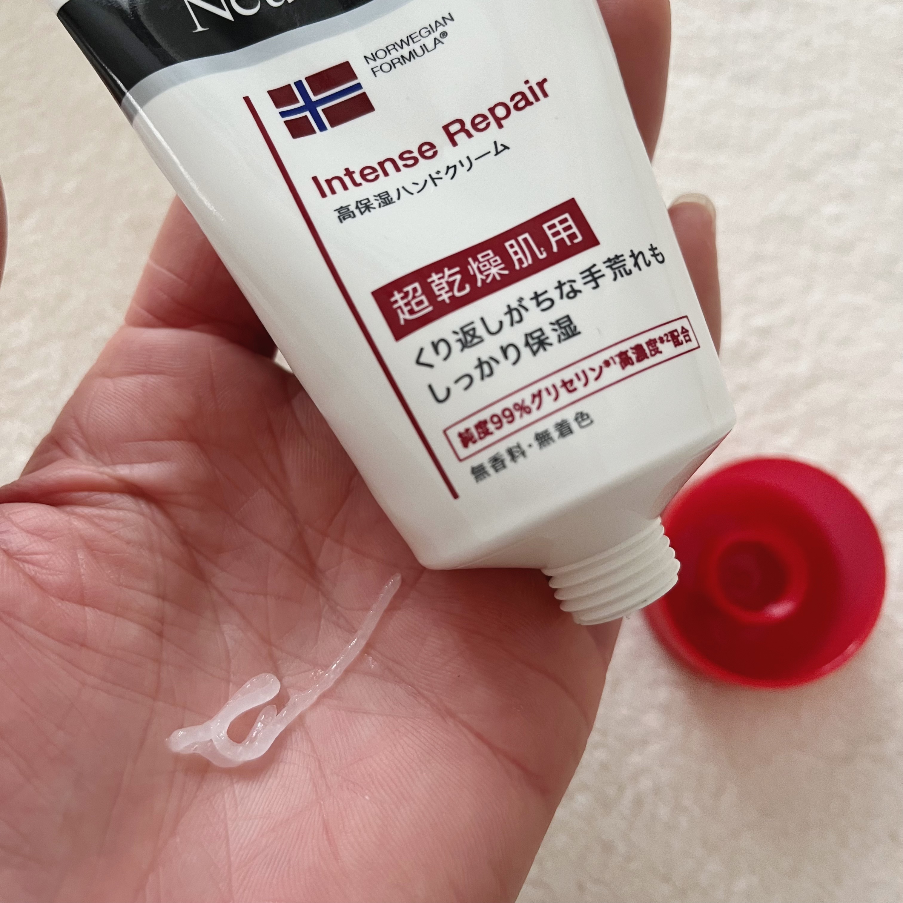 インテンスリペア ハンドクリーム/Neutrogena/ハンドクリームを使ったクチコミ（2枚目）