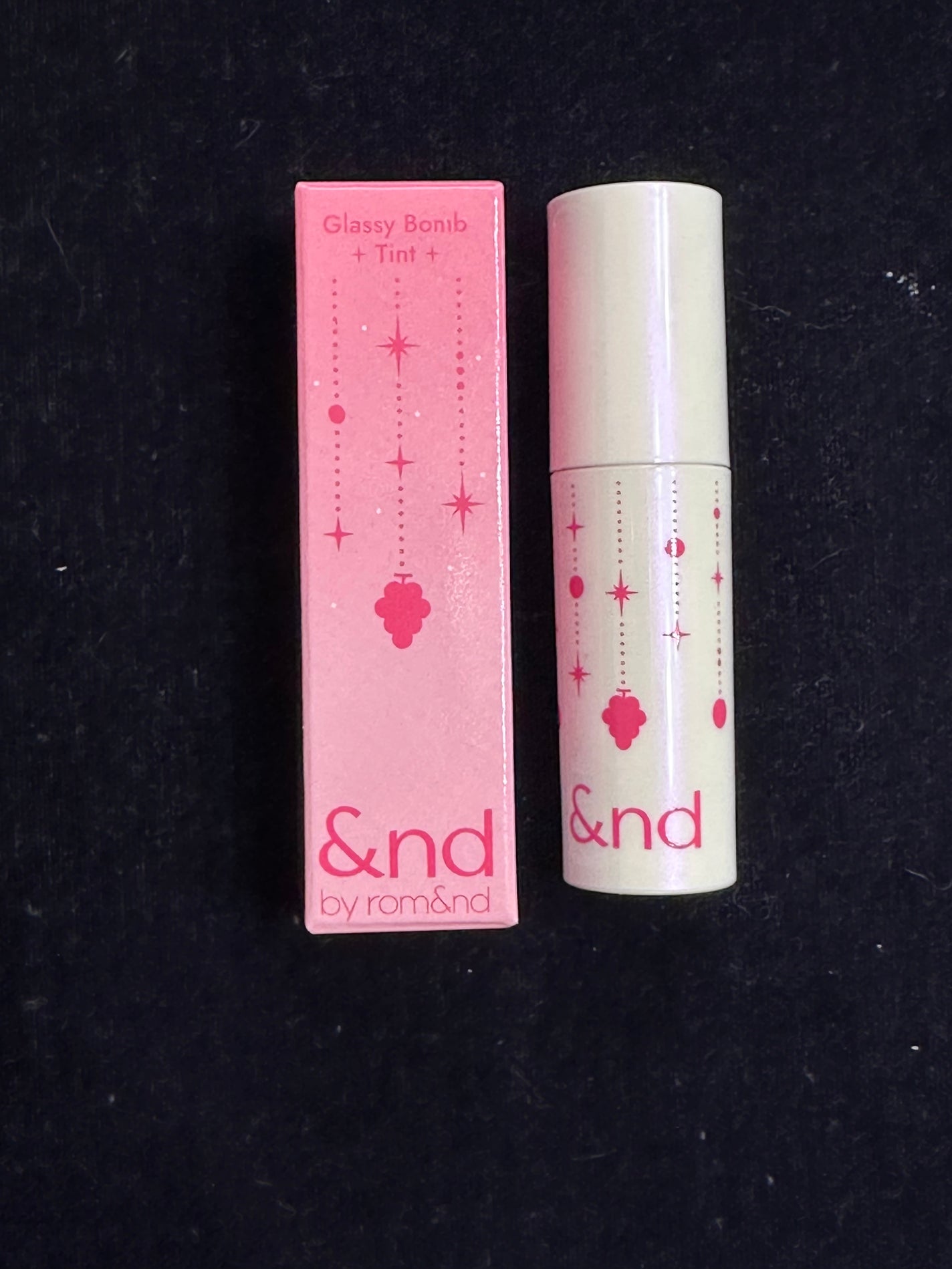 アンドバイロムアンド グラッシーボムティント/&nd by rom&nd/リップティントを使ったクチコミ(1枚目)