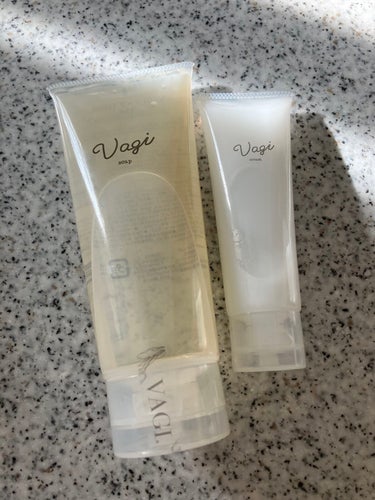 VAGIソープ&VAGIクリーム

最近よく耳にするようになったデリケートゾーンのケア🌿
VAGIソープやクリームは、
「乳酸菌を与え、育てる」ことで膣内を弱酸性に保つという特徴があります🍀
デリケート