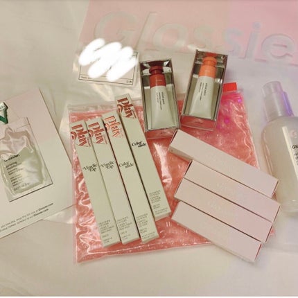 Glossier. vinylic lip