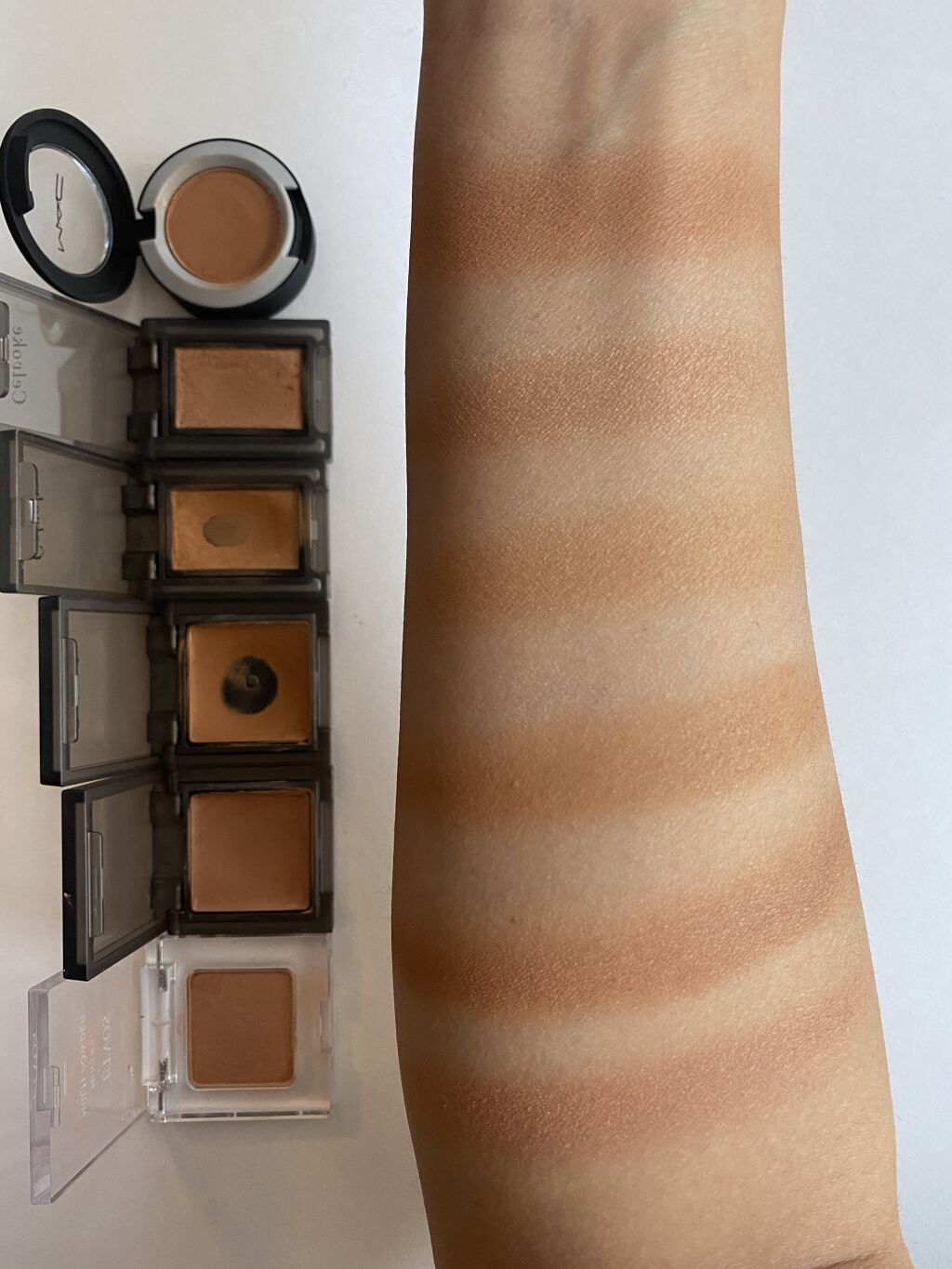 セルヴォーク ヴォランタリー アイズ/Celvoke/単色アイシャドウを使ったクチコミ（3枚目）