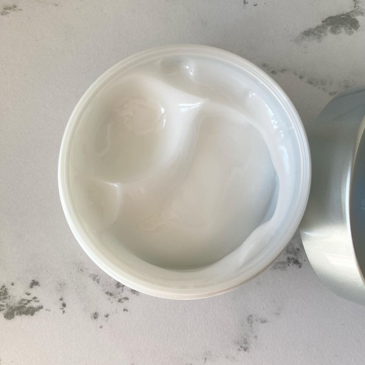 パーフェクトワン 薬用ホワイトニングジェル/パーフェクトワン/オールインワン化粧品を使ったクチコミ（2枚目）