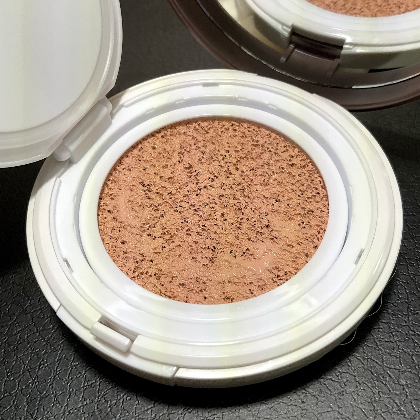 グロウ&カバークッションファンデーション/パーフェクトワン/クッションファンデーションを使ったクチコミ(2枚目)