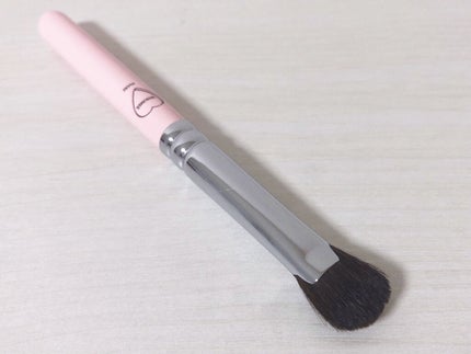 WHOMEE アイブロウブラシ 扇型 熊野筆のクチコミ「WHOMEE
アイブロウブラシ 扇型 熊野筆(限定)
ふんわり眉が好みなので買ってみました♡.....」(2枚目)