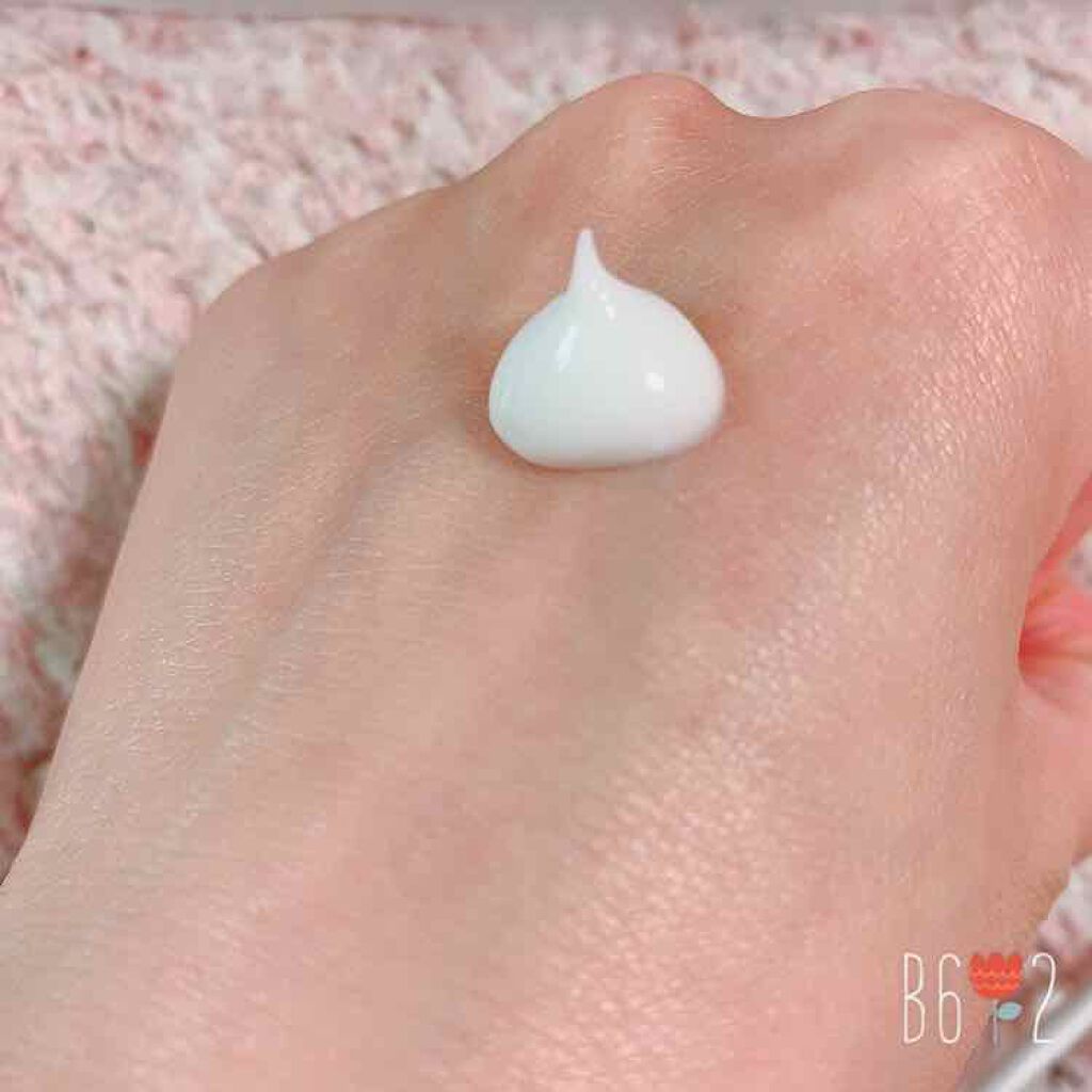 ニベア スキンミルク クリーミィ ほのかなフローラルの香り/ニベア/ボディミルクを使ったクチコミ（2枚目）