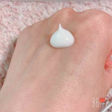 ニベア スキンミルク クリーミィ ほのかなフローラルの香り/ニベア/ボディミルクを使ったクチコミ(2枚目)