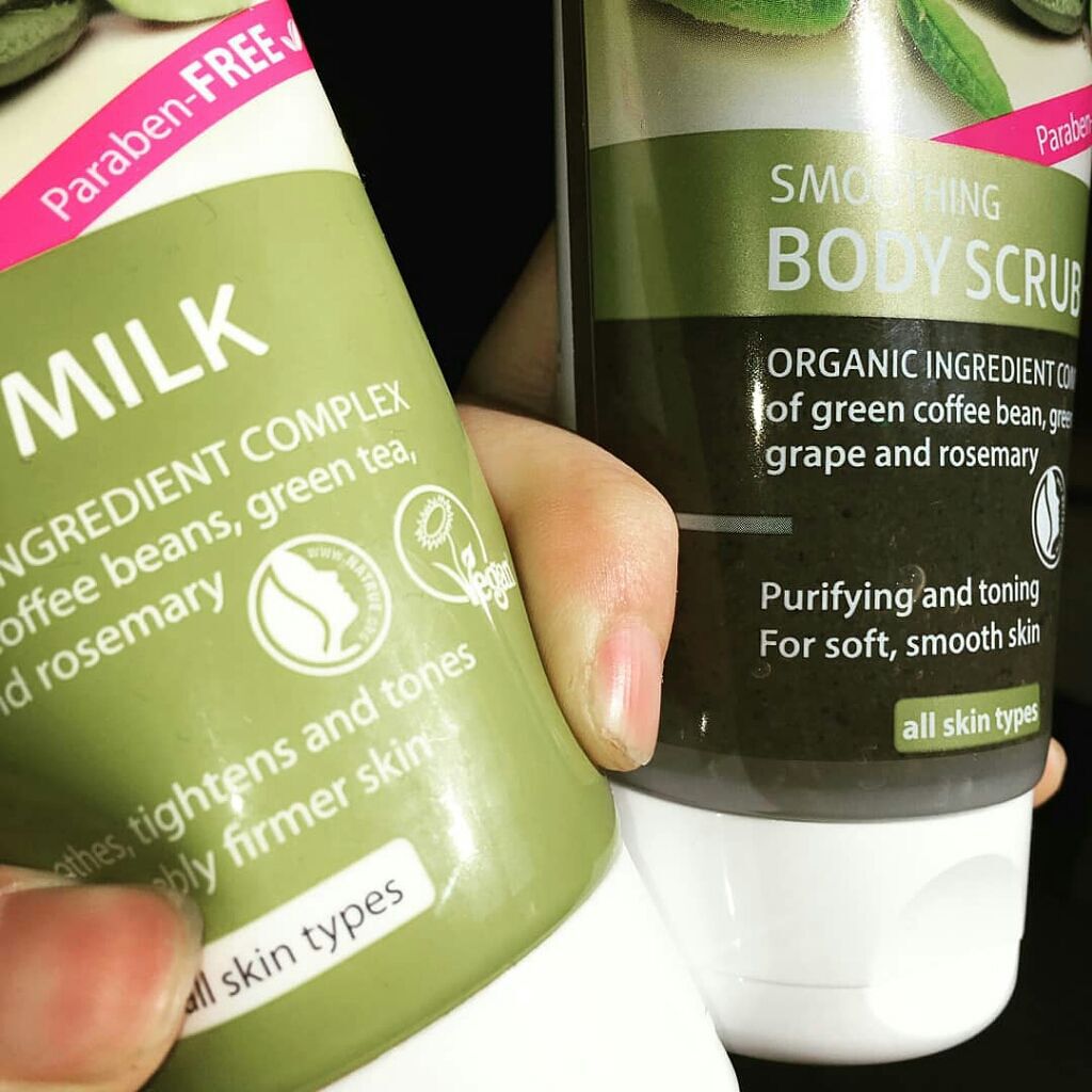 ラヴェーラ ファーミング ボディスクラブのクチコミ「【浸透早すぎも困る？】マッサージに最適なミルク🐮

マッサージ向けテクスチャのボディミルクはこ.....」（2枚目）