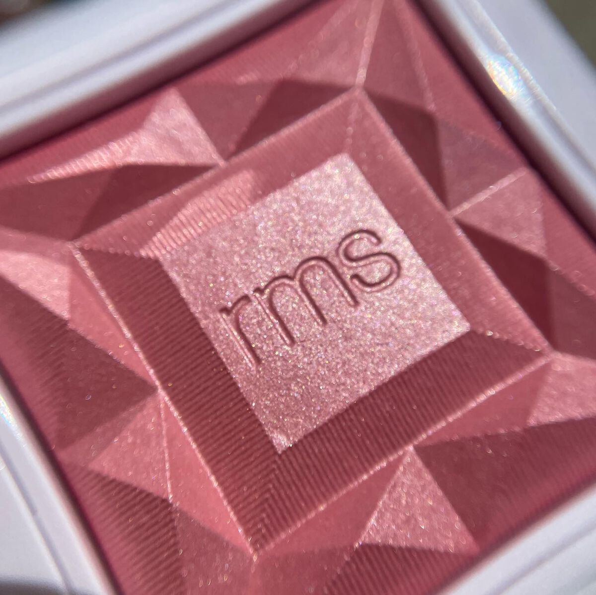 ハイドラパウダーブラッシュ/rms beauty/パウダーチークを使ったクチコミ（2枚目）