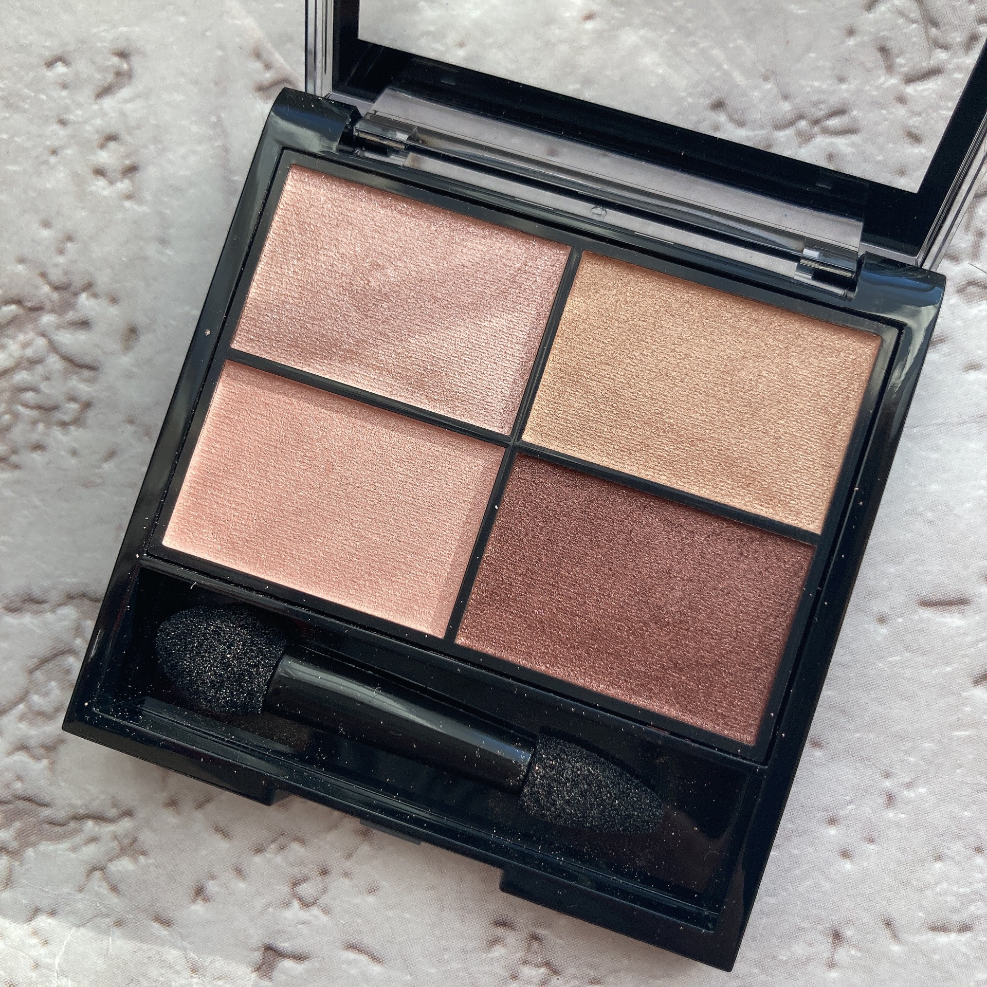 レブロン カラーステイ デイ トゥ ナイト アイシャドウ クアッド 505 デカダン/REVLON/アイシャドウパレットを使ったクチコミ（2枚目）